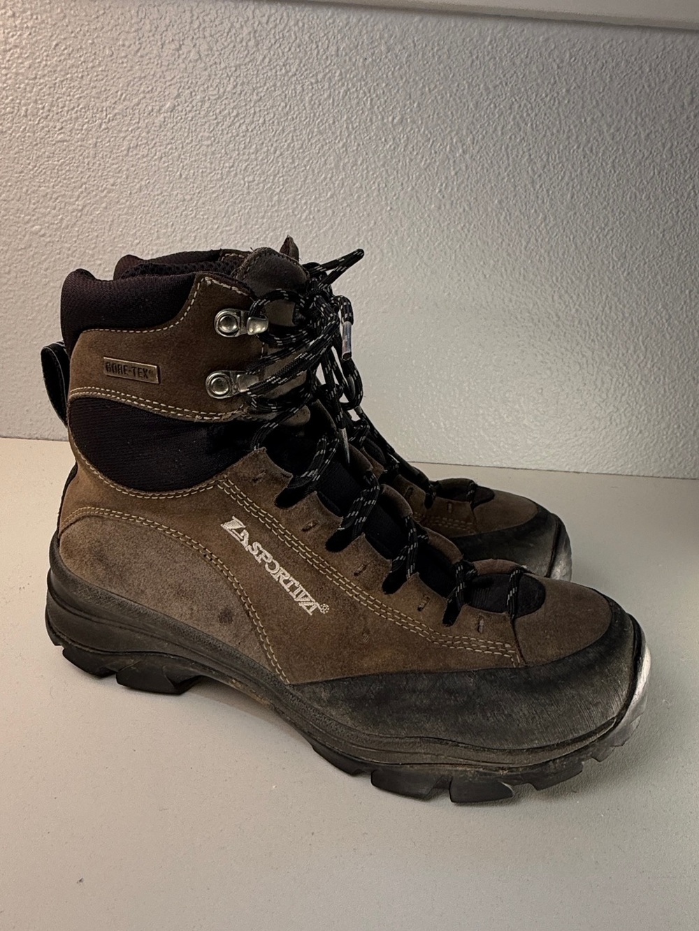 La Sportiva Gore Tex Vibram Hiking Boots Brown Suede Mens 7.5 EU 40 - Picture 9 of 14